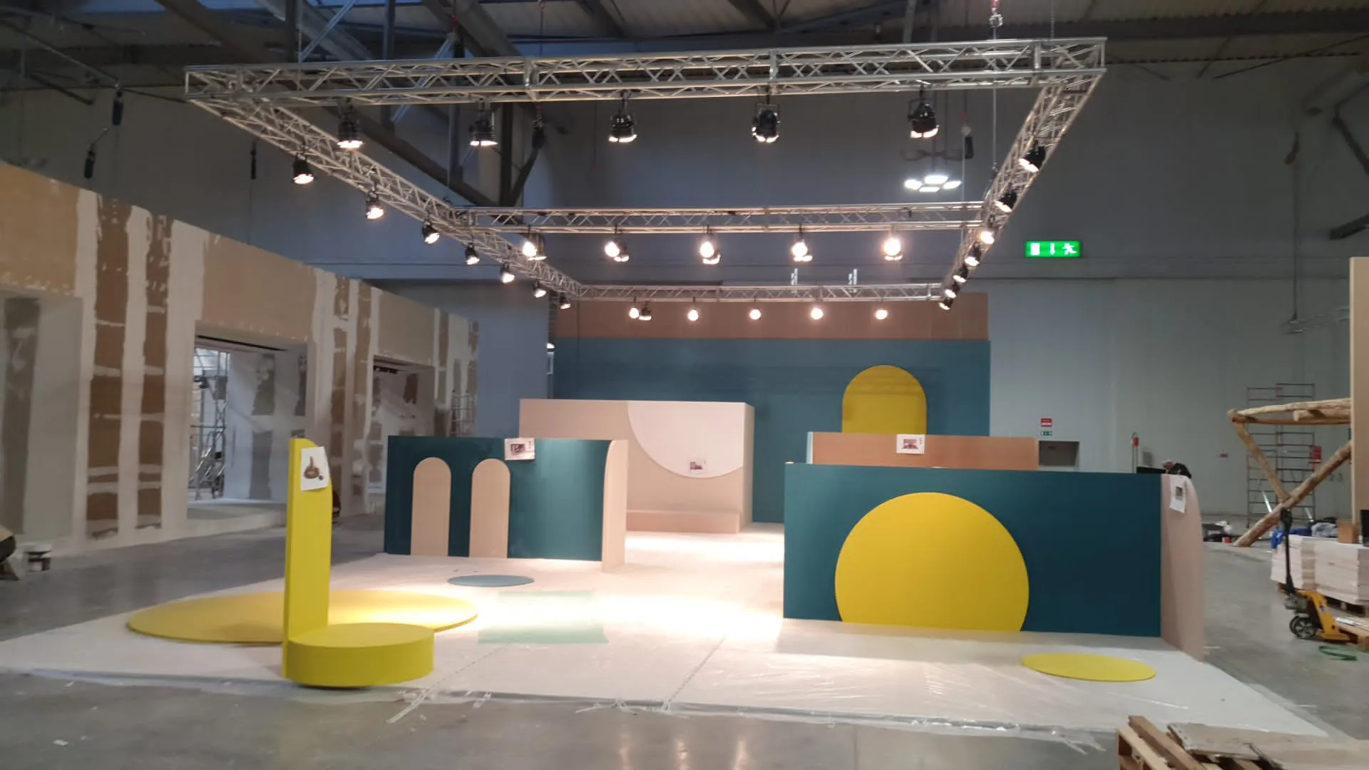 Trade show stand built by Stanport — 14